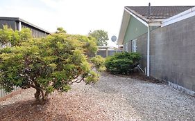 Colonial Motel